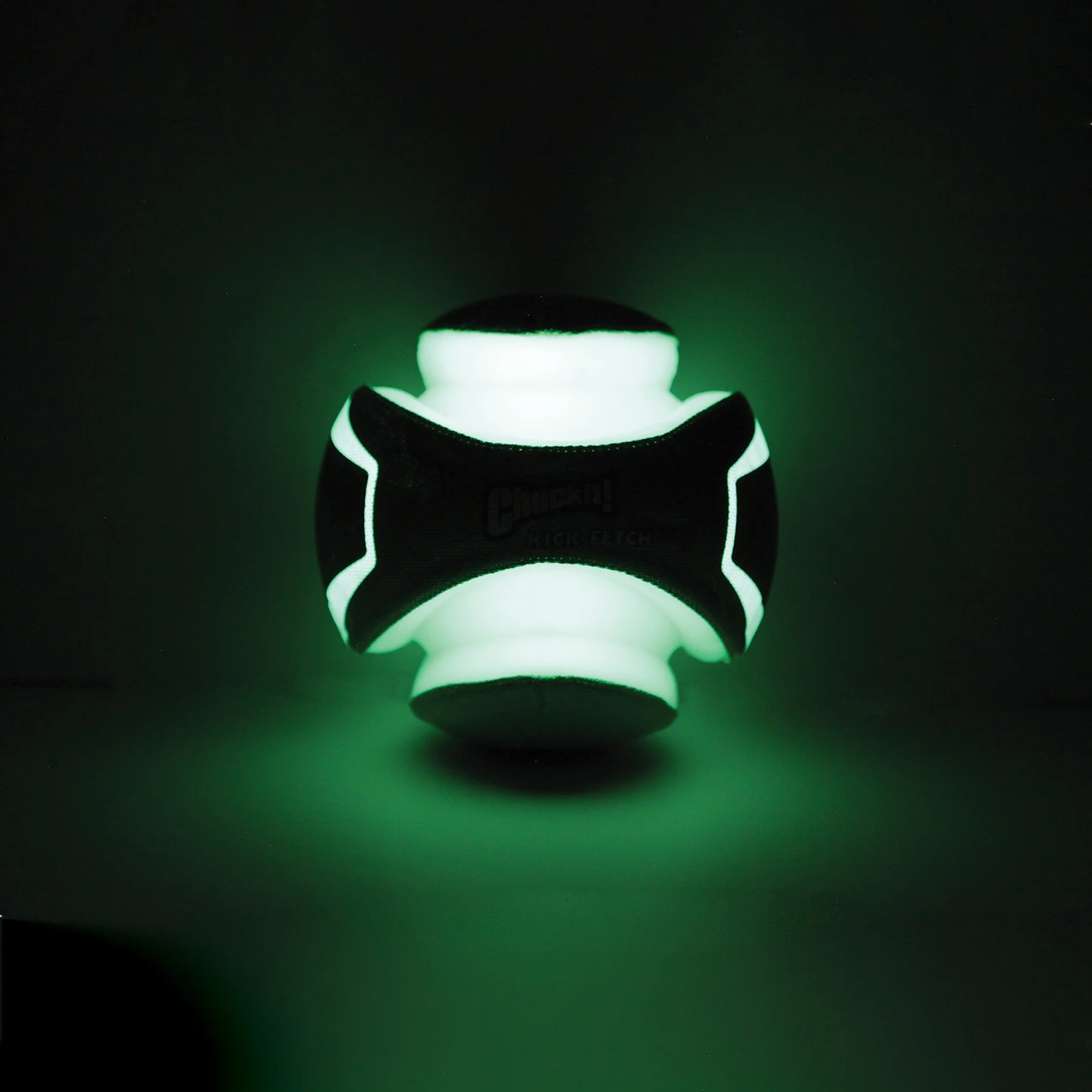 Chuckit! Kick Fetch Max Glow - Image 2